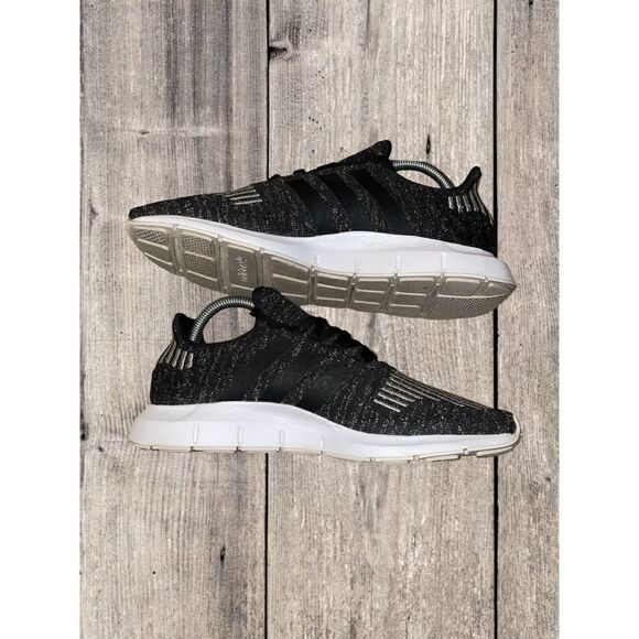Adidas Swift Run Women's Size 8.5 Shoes Black Athletic Low Trainer Sneakers - Picture 5 of 9